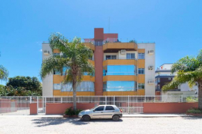 Apartamento a 150 metros da Praia de Mariscal.